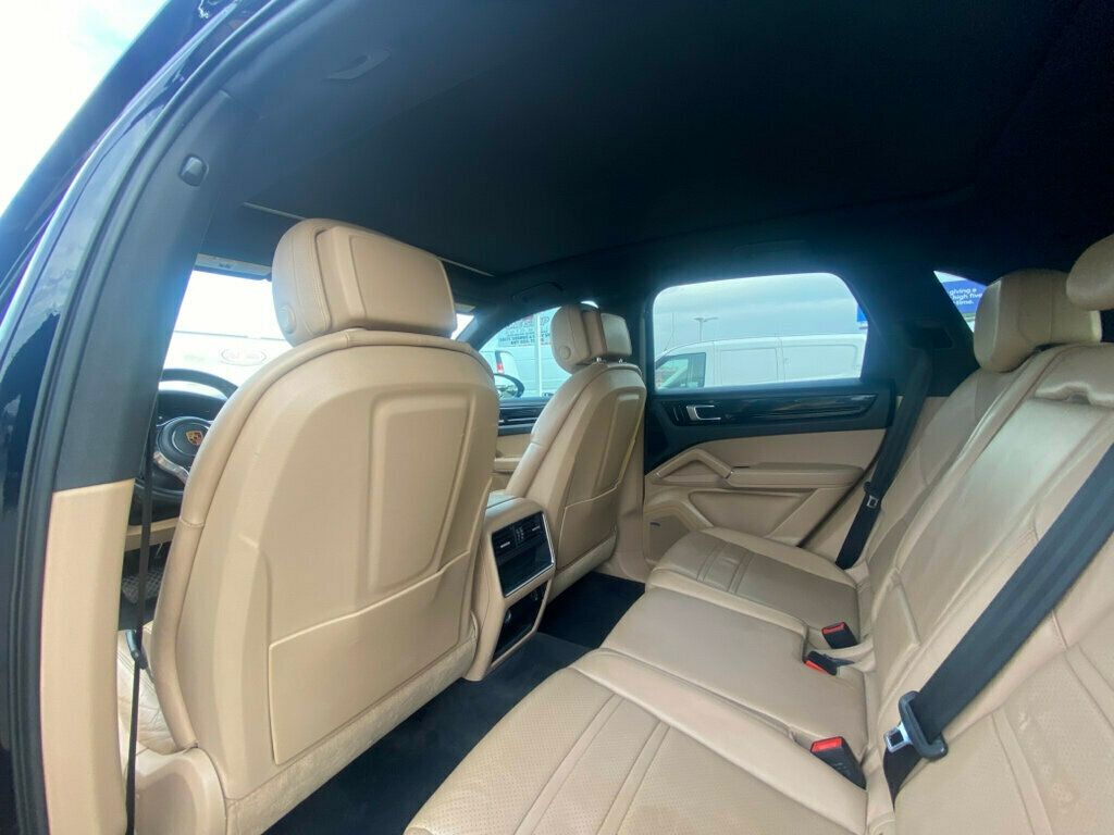 2019 Porsche Cayenne photo 16