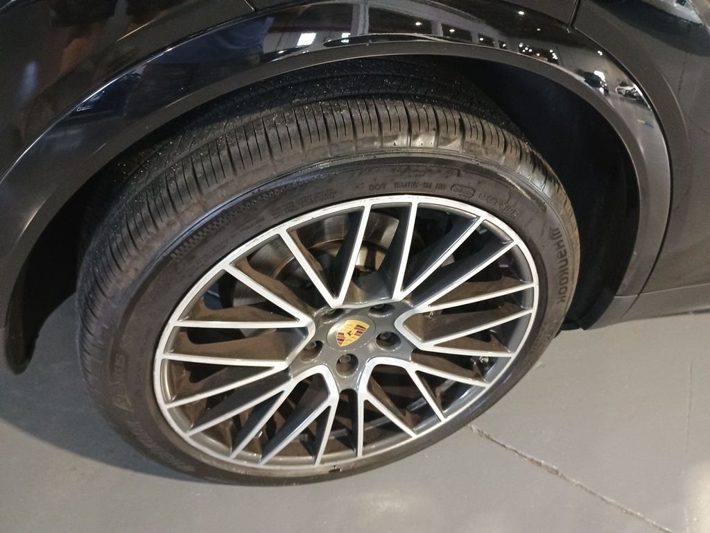 2019 Porsche Cayenne AWD 21" RS Spyder Wheels - 23023673 - 49