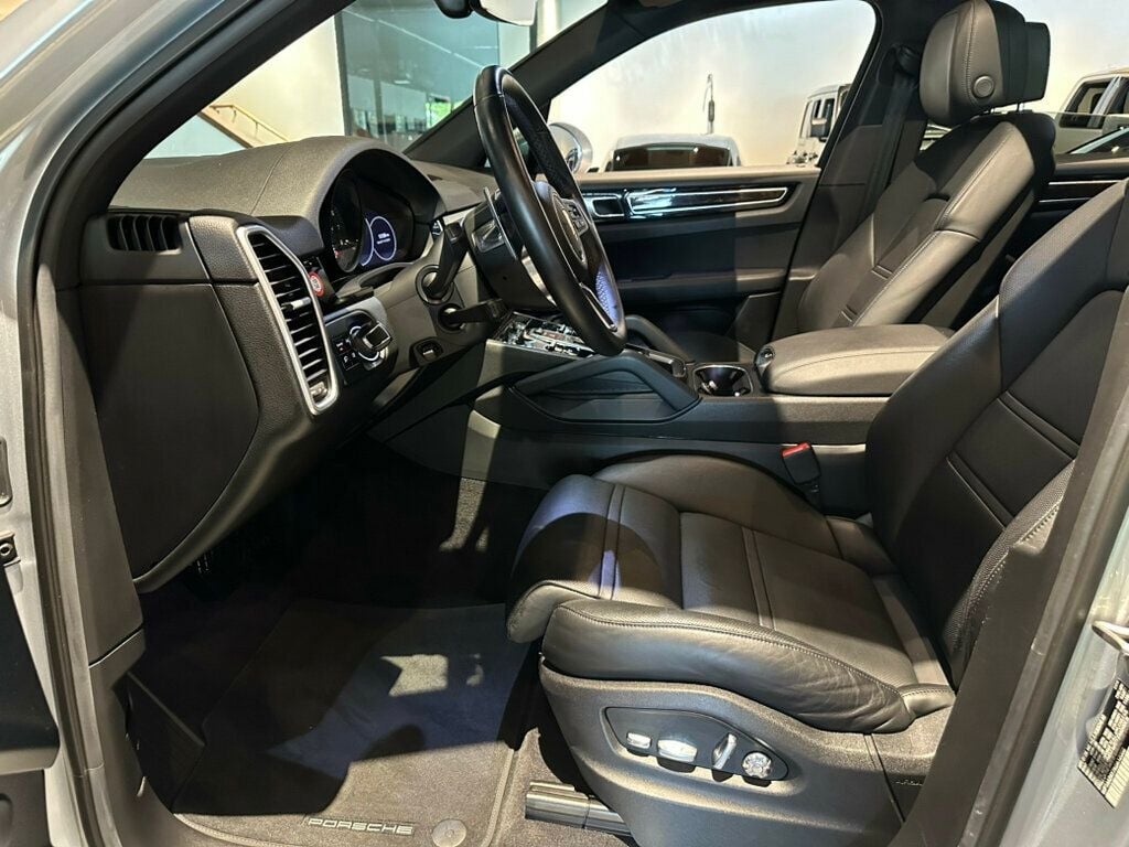 2019 Porsche Cayenne AWD/PremiumPkg/Htd&CldSeats/PanoRoof/14WayPwrSeats/HtdSteerWheel - 22545796 - 10