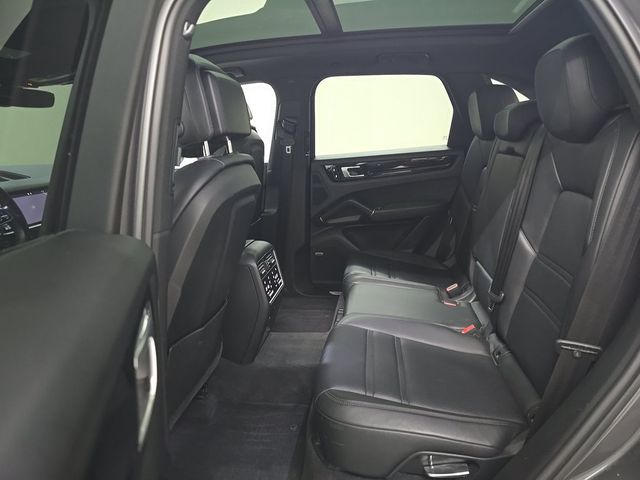 2019 Porsche Cayenne E-Hybrid - 23052592 - 9