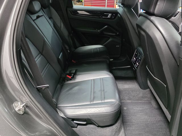 2019 Porsche Cayenne E-Hybrid - 23052592 - 38