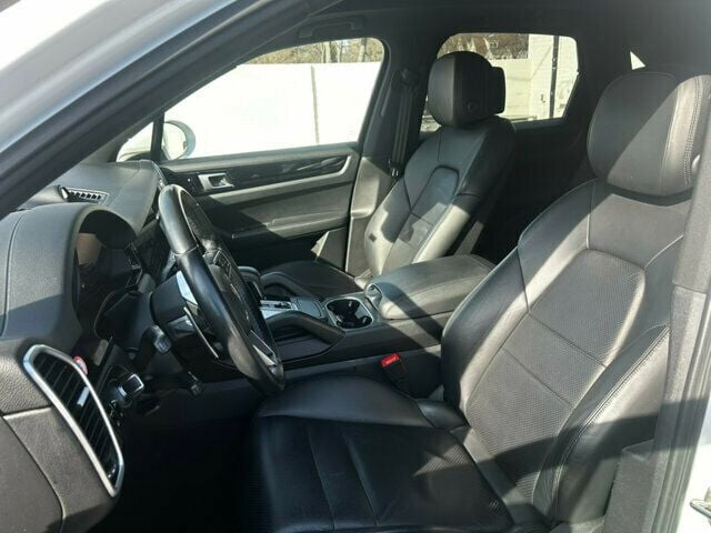 2019 Porsche Cayenne MSRP$70700/Heated Seats/Blind Spot Monitor/Pano Roof/NAV - 22967434 - 9
