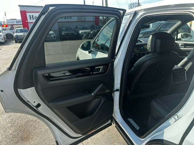2019 Porsche Cayenne MSRP$70700/Heated Seats/Blind Spot Monitor/Pano Roof/NAV - 22967434 - 11