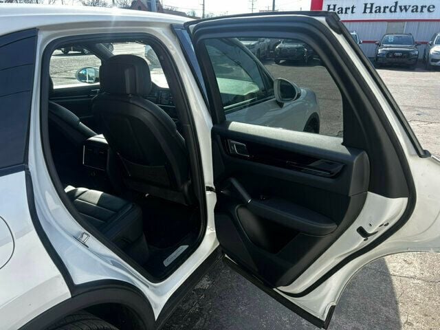 2019 Porsche Cayenne MSRP$70700/Heated Seats/Blind Spot Monitor/Pano Roof/NAV - 22967434 - 17