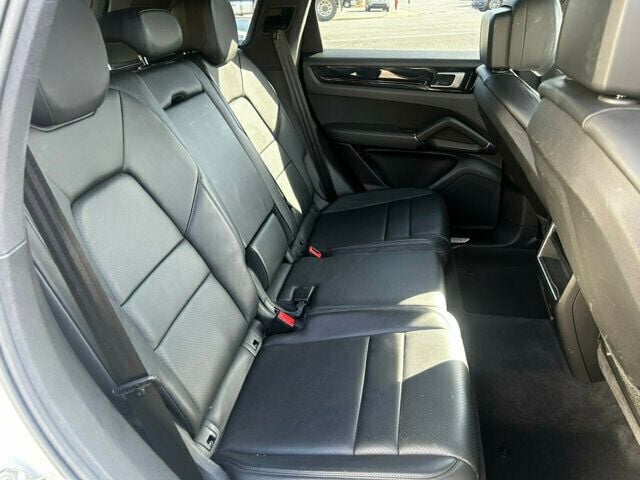 2019 Porsche Cayenne MSRP$70700/Heated Seats/Blind Spot Monitor/Pano Roof/NAV - 22967434 - 18