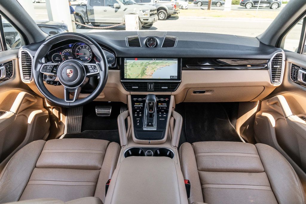 2019 Porsche Cayenne PREMIUM PLUS PACKAGE W/ 20' WHEELS - 22545991 - 5