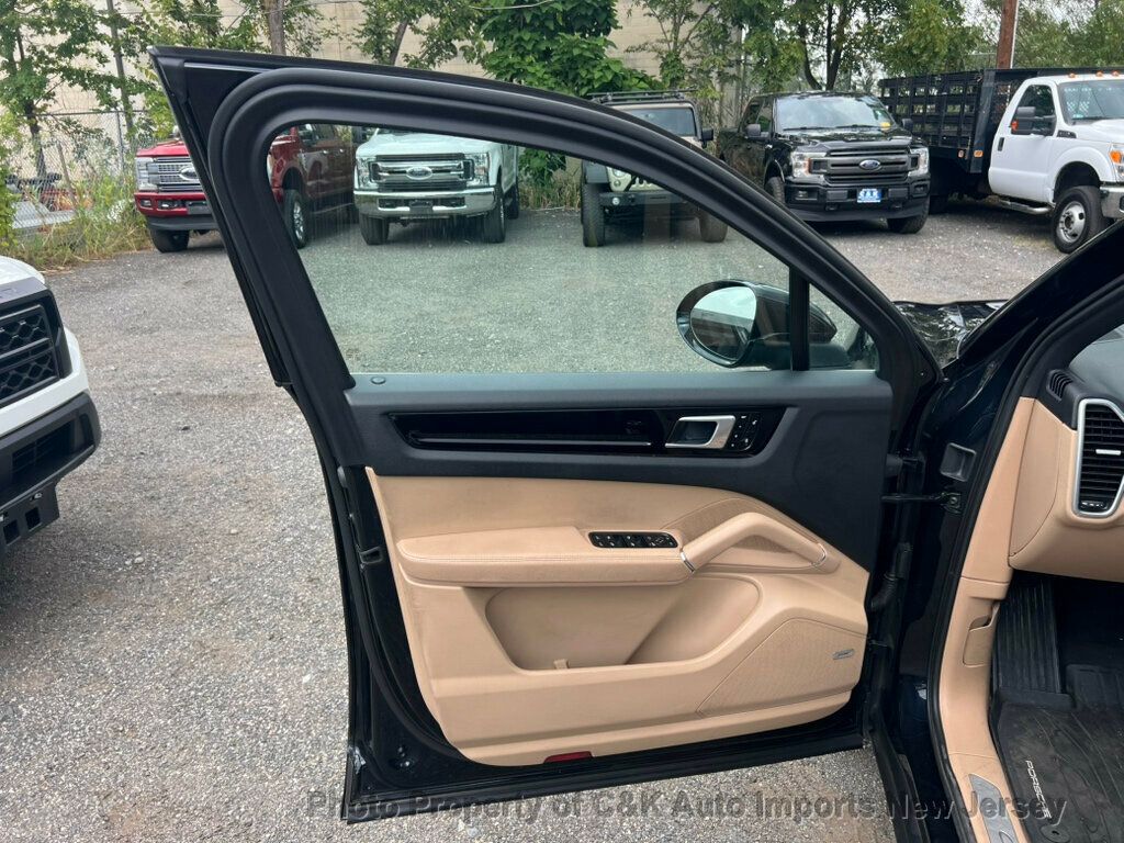 2019 Porsche Cayenne photo 18