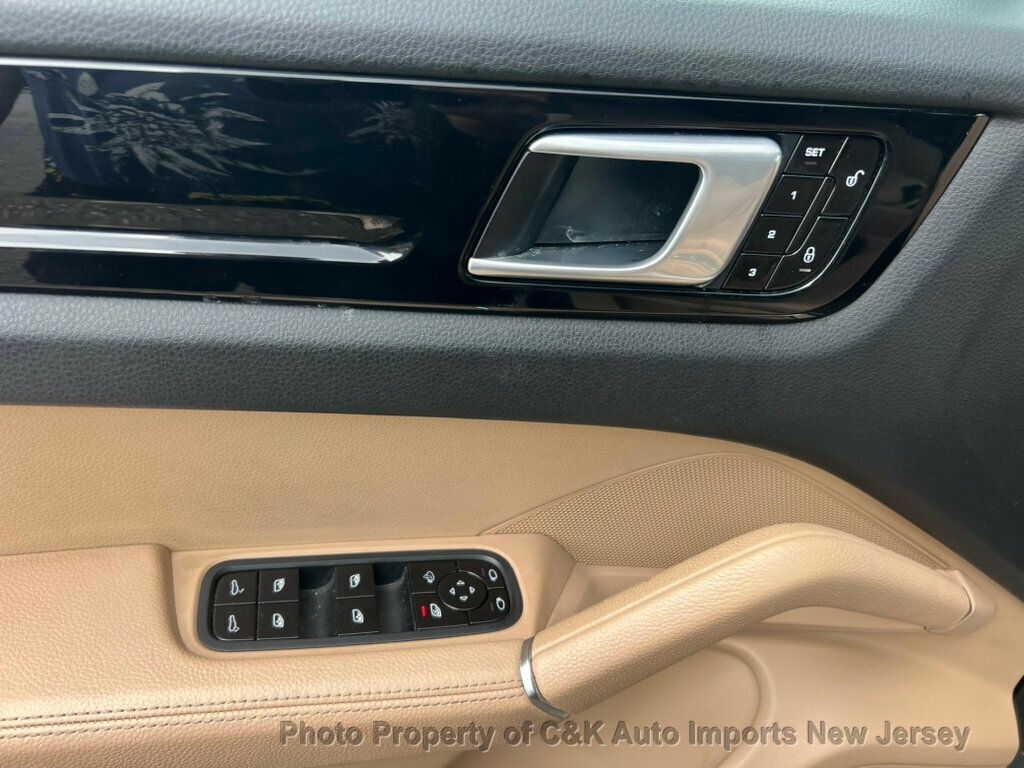 2019 Porsche Cayenne photo 19