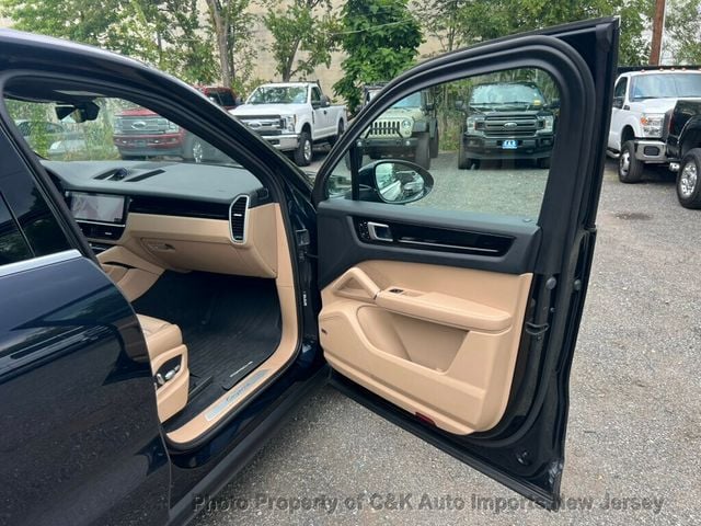 2019 Porsche Cayenne Premium Plus, Pano Roof, Lane Change Assist, Heated&Cooled Seats - 22912461 - 35