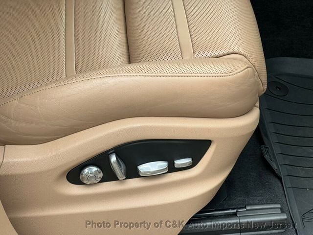 2019 Porsche Cayenne Premium Plus, Pano Roof, Lane Change Assist, Heated&Cooled Seats - 22912461 - 38