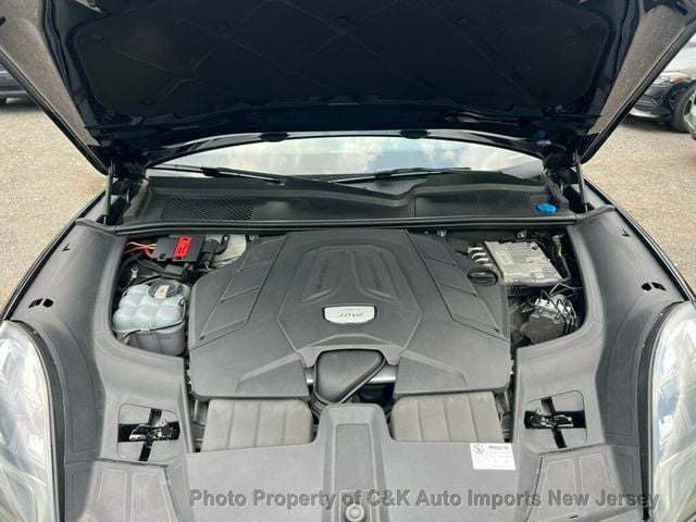 2019 Porsche Cayenne Premium Plus, Pano Roof, Lane Change Assist, Heated&Cooled Seats - 22912461 - 42