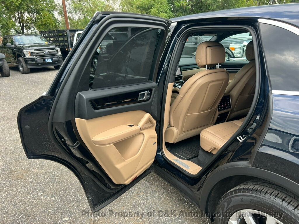 2019 Porsche Cayenne photo 52