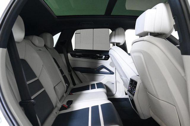 2019 Porsche Cayenne S - 22978608 - 18