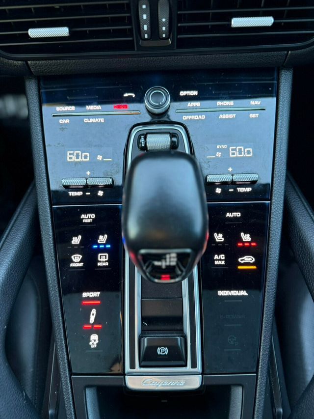 2019 Porsche Cayenne S - 22979708 - 16