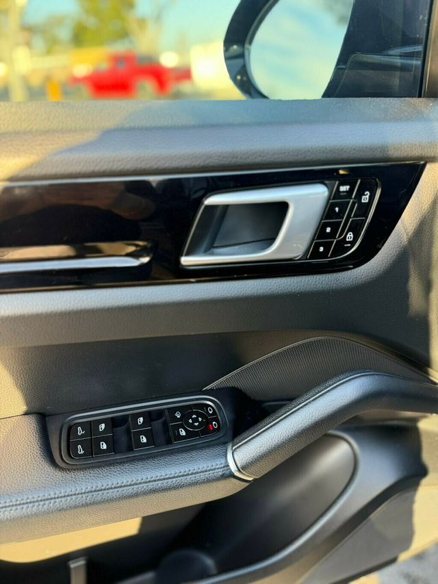 2019 Porsche Cayenne S - 22979708 - 18
