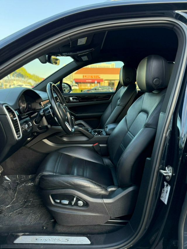 2019 Porsche Cayenne S - 22979708 - 6