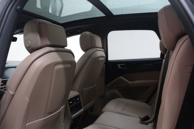 2019 Porsche Cayenne S - 21795620 - 7