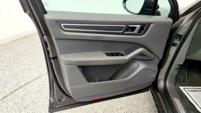 2019 Porsche Cayenne S AWD w/ Premium Plus Pkg, Air Suspension & PDCC - 23045082 - 10