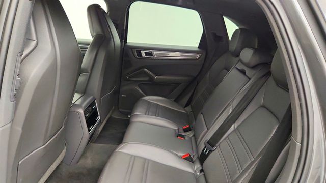 2019 Porsche Cayenne S AWD w/ Premium Plus Pkg, Air Suspension & PDCC - 23045082 - 20