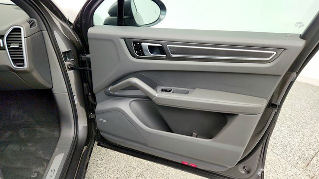 2019 Porsche Cayenne S AWD w/ Premium Plus Pkg, Air Suspension & PDCC - 23045082 - 25