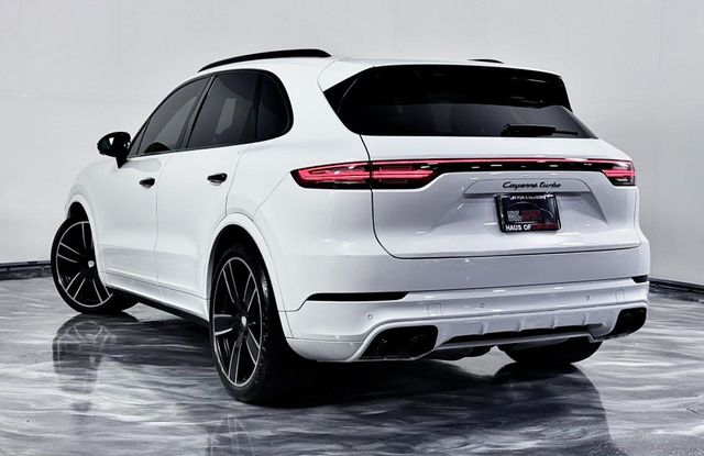 2019 Porsche Cayenne Turbo - 23028424 - 10