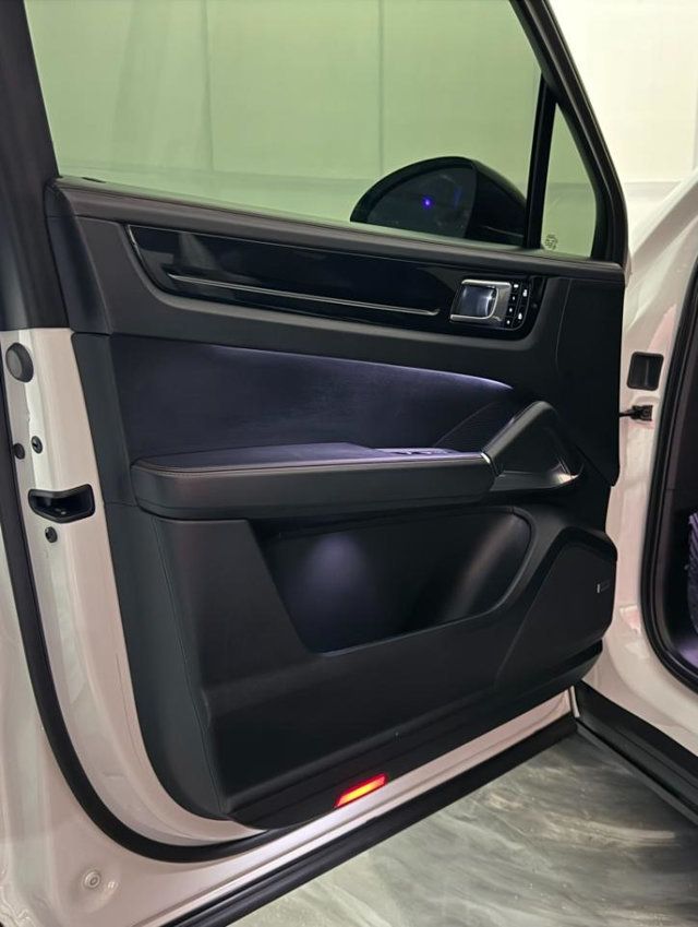 2019 Porsche Cayenne Turbo - 23028424 - 16