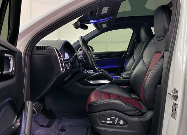 2019 Porsche Cayenne Turbo - 23028424 - 17
