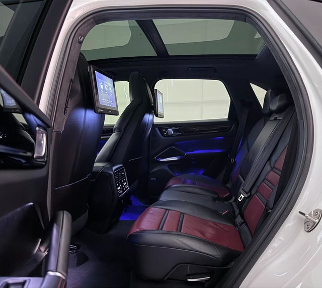 2019 Porsche Cayenne Turbo - 23028424 - 23