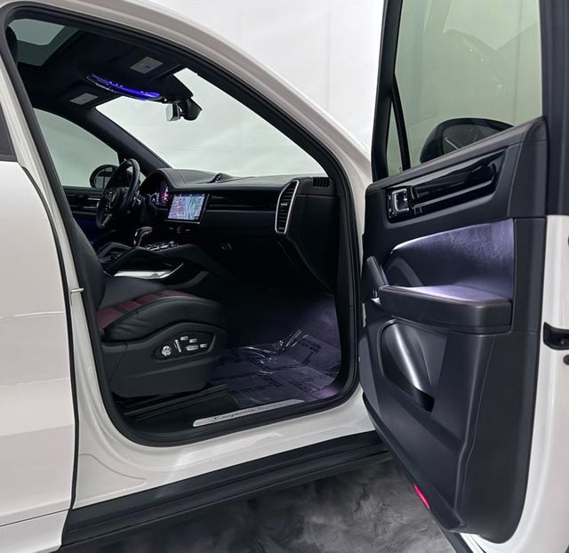 2019 Porsche Cayenne Turbo - 23028424 - 26