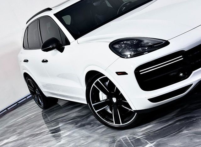 2019 Porsche Cayenne Turbo - 23028424 - 3