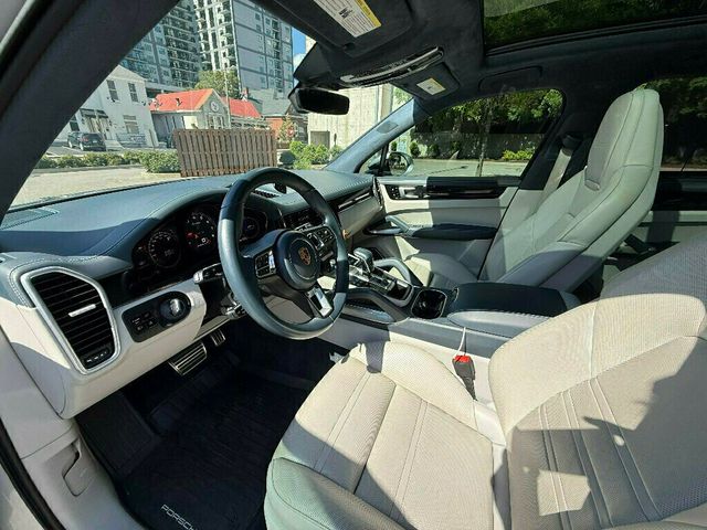 2019 Porsche Cayenne Turbo - 23016227 - 10