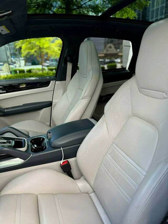 2019 Porsche Cayenne Turbo - 23016227 - 12