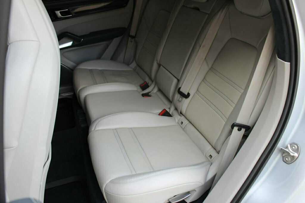 2019 Porsche Cayenne Turbo - 23016227 - 14