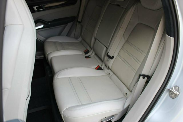 2019 Porsche Cayenne Turbo - 23016227 - 14