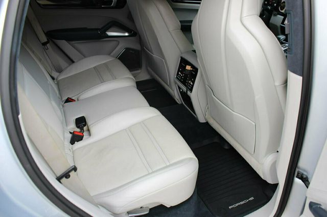 2019 Porsche Cayenne Turbo - 23016227 - 18