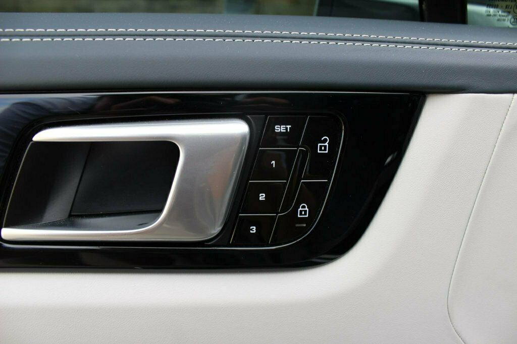 2019 Porsche Cayenne Turbo - 23016227 - 29