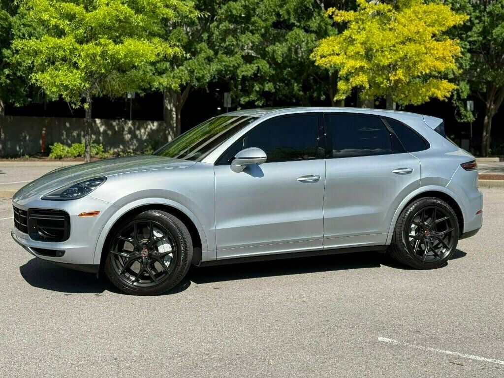 2019 Porsche Cayenne Turbo - 23016227 - 3