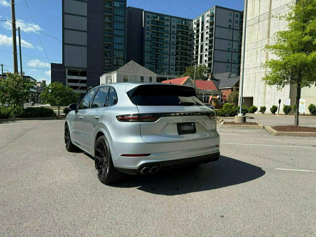 2019 Porsche Cayenne Turbo - 23016227 - 4