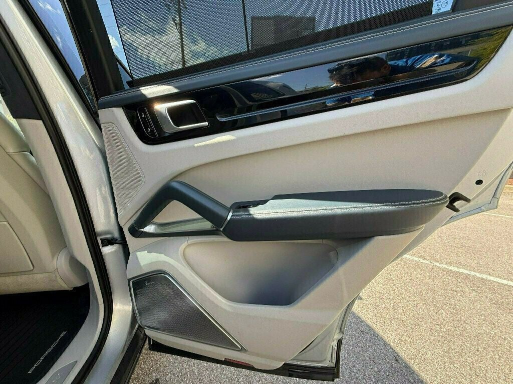 2019 Porsche Cayenne Turbo - 23016227 - 7