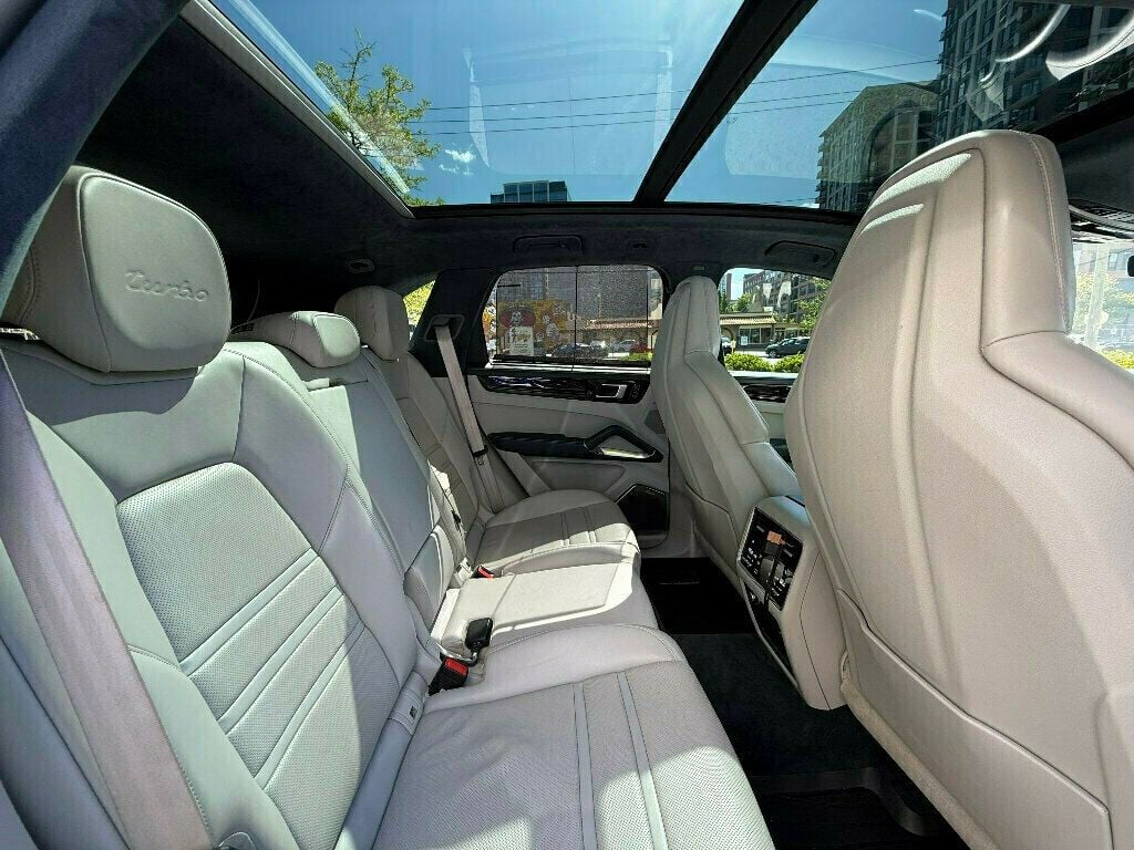 2019 Porsche Cayenne Turbo - 23016227 - 8