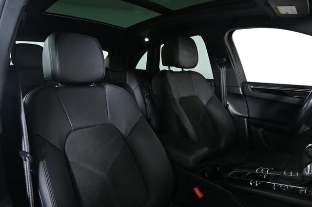 2019 Porsche Macan AWD - 22986990 - 17