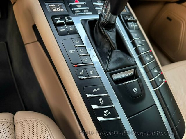 2019 Porsche Macan AWD - 22944257 - 19