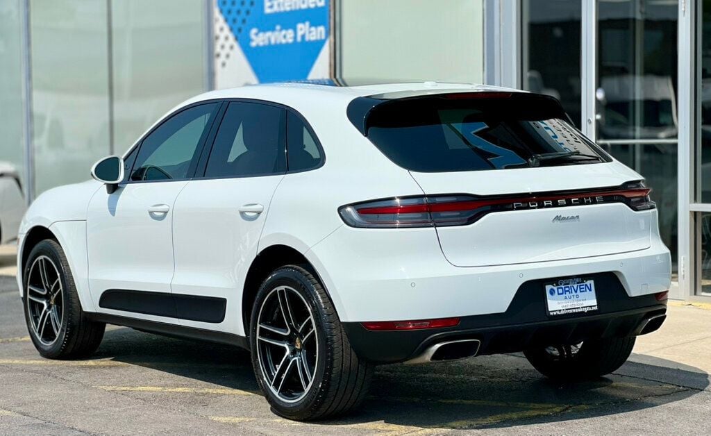 2019 Porsche Macan photo 3