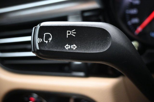 2019 Porsche Macan AWD - 23080756 - 19