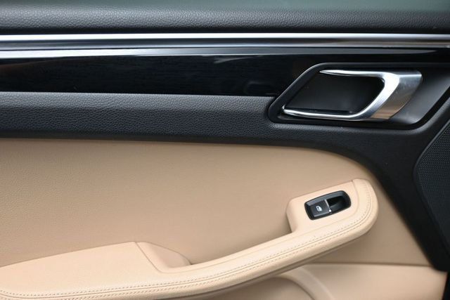 2019 Porsche Macan AWD - 23063124 - 9
