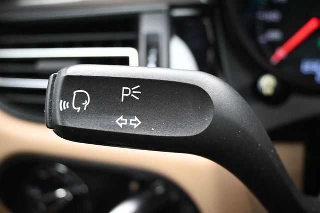 2019 Porsche Macan AWD - 23063124 - 17