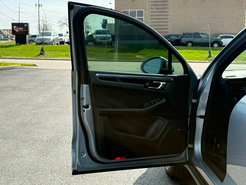 2019 Porsche Macan AWD - 23011916 - 15