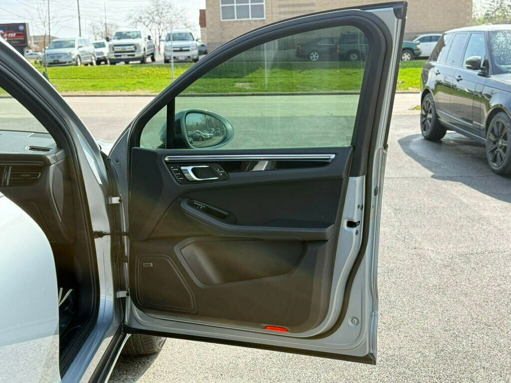 2019 Porsche Macan AWD - 23011916 - 16