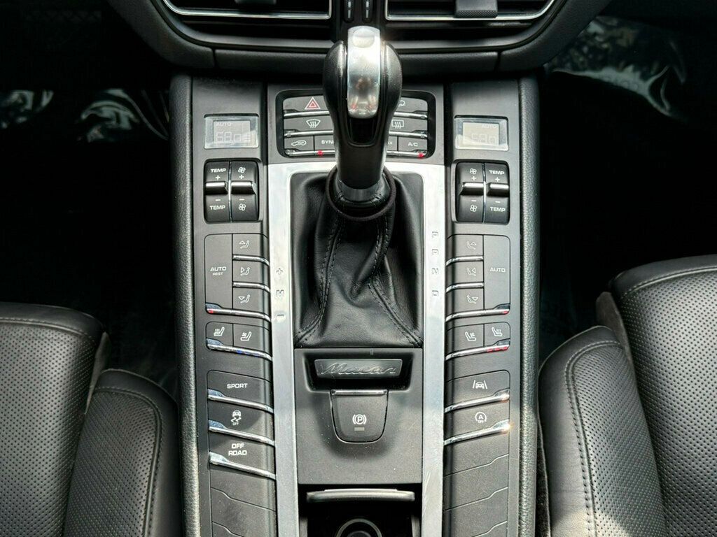 2019 Porsche Macan AWD - 23011916 - 25