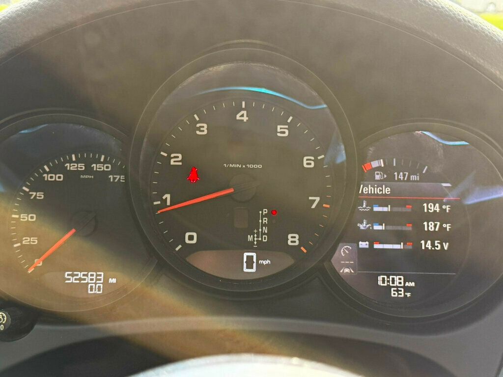 2019 Porsche Macan AWD - 23011916 - 26